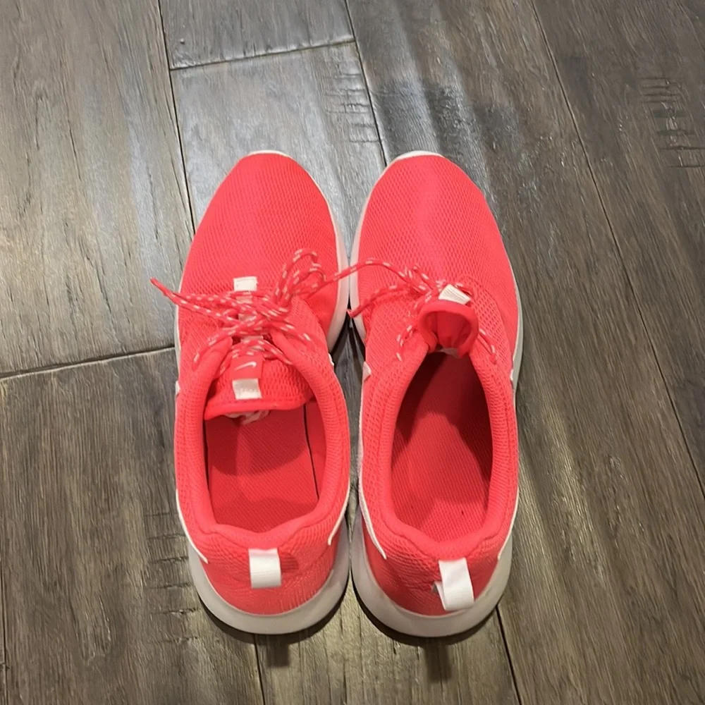 Nike Roshe One Rosherun GS Shoes Sneakers pink 599729 609 Girls Youth Size 6